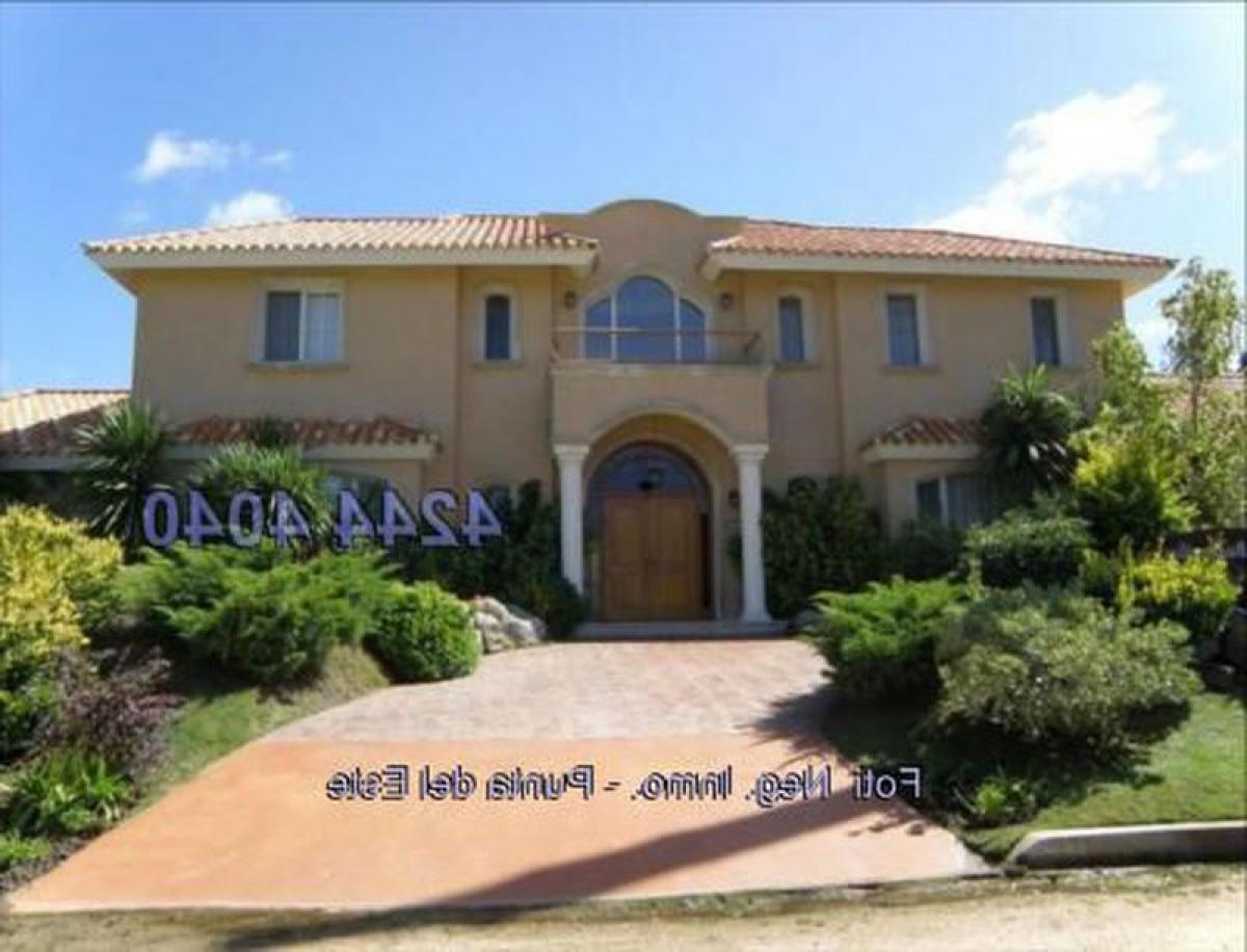 3 bedrooms House in Punta del Este, Uruguay No. 6300