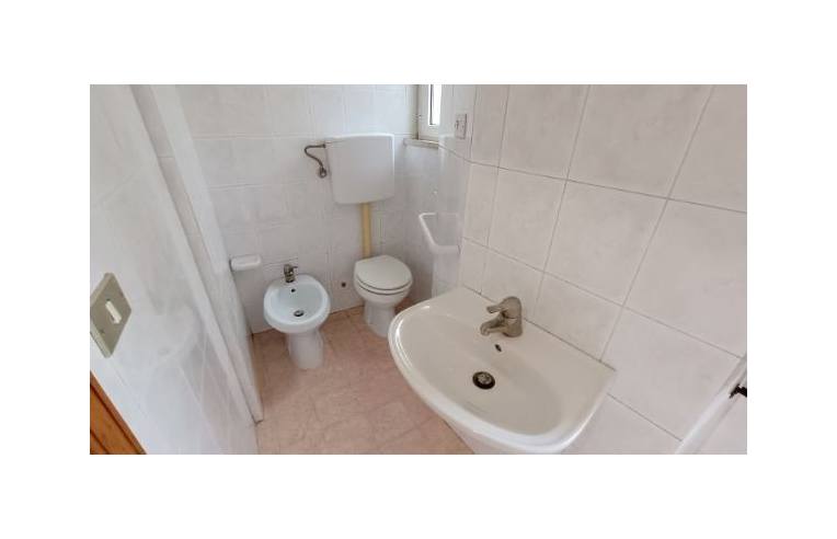 4 rooms Apartment in Ancona, Italy No. 253274