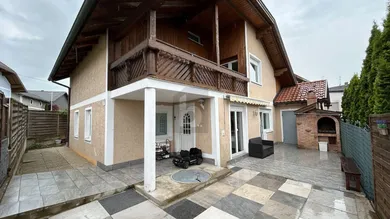 Дом с 4 комнатами в Нойкирхен ан дер Энкнах, Австрия № 203916