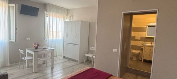 5 Schlafzimmer Wohnung in Modena, Italy, Nr. 327808 2