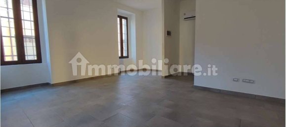 1 room Office in Varese, Italy No. 105061 3