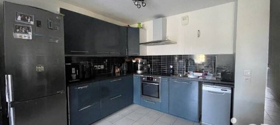 2 chambres Appartement à Vénissieux, France No. 286946 5