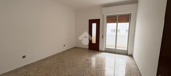 Квартира с 3 комнатами в Палермо, Италия № 2254 6