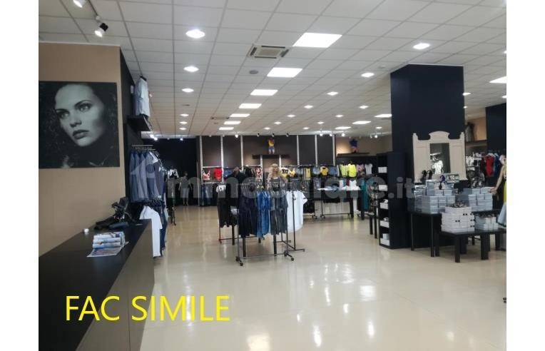 5 rooms Commercial property in Campi Bisenzio, Italy No. 9814