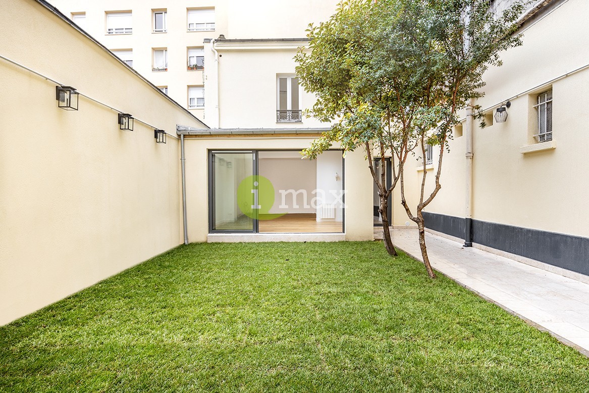 3 bedrooms House in Clichy, France No. 122624