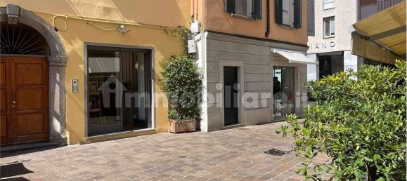 1 room Commercial property in Como, Italy No. 305973 4