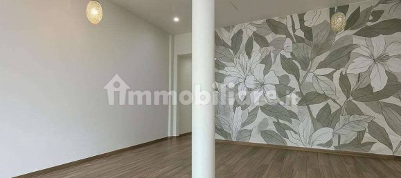 1 room Commercial property in Como, Italy No. 305973 5