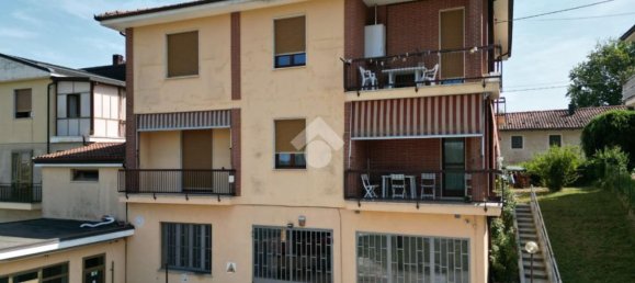 Apartamento de 5 habitaciónes en La Morra, Italy No. 5003 3