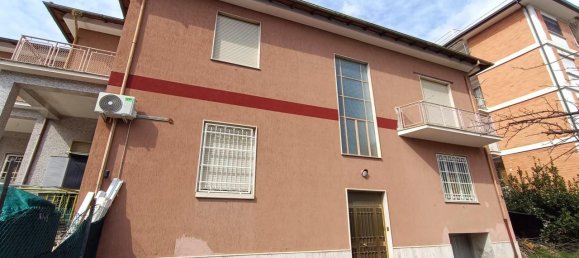 6-salle Appartement à Sora, Italy No. 66092 2