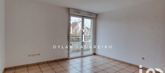 3 rooms Apartment in Persan, France No. 355257 3