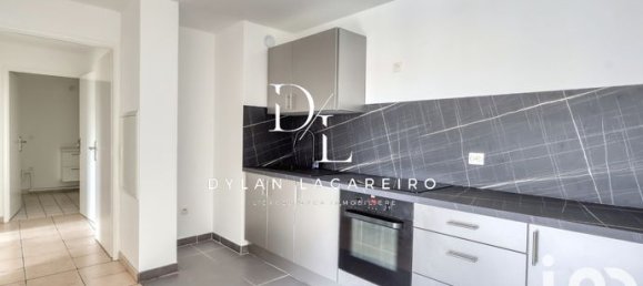 3 rooms Apartment in Persan, France No. 355257 9