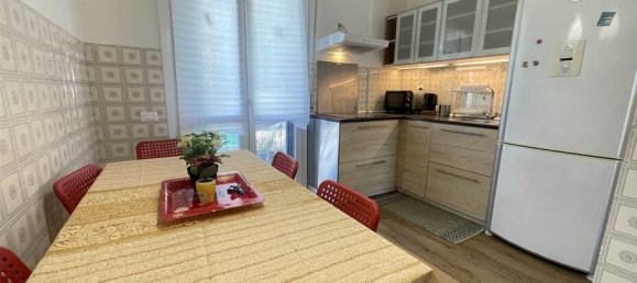 2 bedrooms Apartment in Florence, Italy No. 377307 2