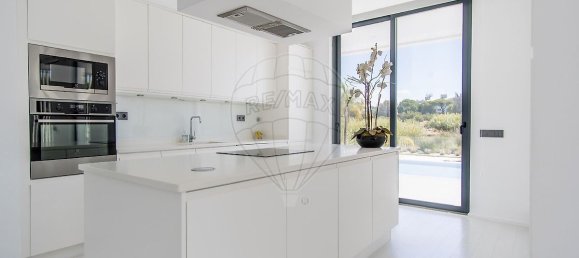 4 bedrooms House in Quarteira, Portugal No. 182599 6