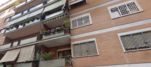 4 bedrooms Apartment in Rome, Italy No. 313098 4