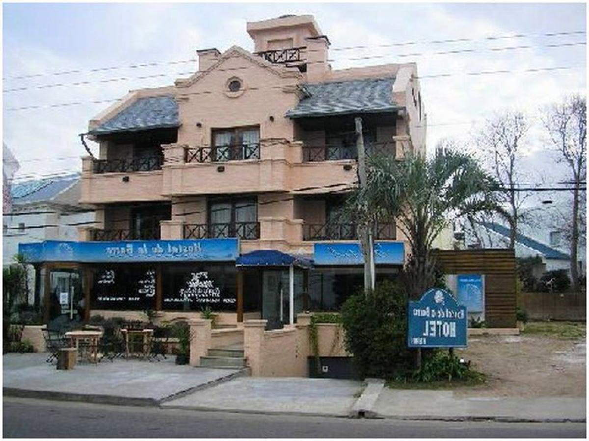 7 bedrooms House in Maldonado, Uruguay No. 533