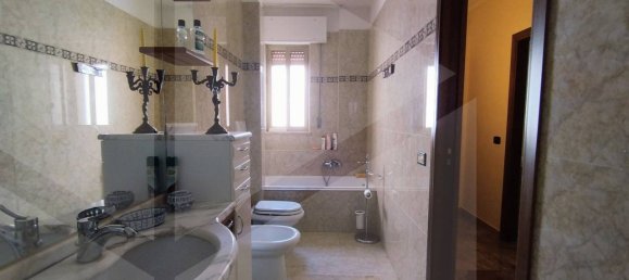 Apartamento de 4 habitaciónes en Triggiano, Italy No. 30741 29