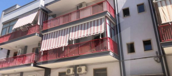 Apartamento de 4 habitaciónes en Triggiano, Italy No. 30741 2