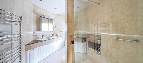 6 bedrooms House in Whetstone, United Kingdom No. 6670 6