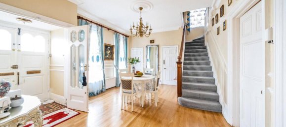 6 bedrooms House in Whetstone, United Kingdom No. 6670 2