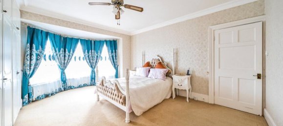 6 bedrooms House in Whetstone, United Kingdom No. 6670 5