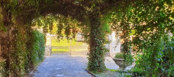 3 bedrooms Commercial property in Tivat, Montenegro No. 78 11