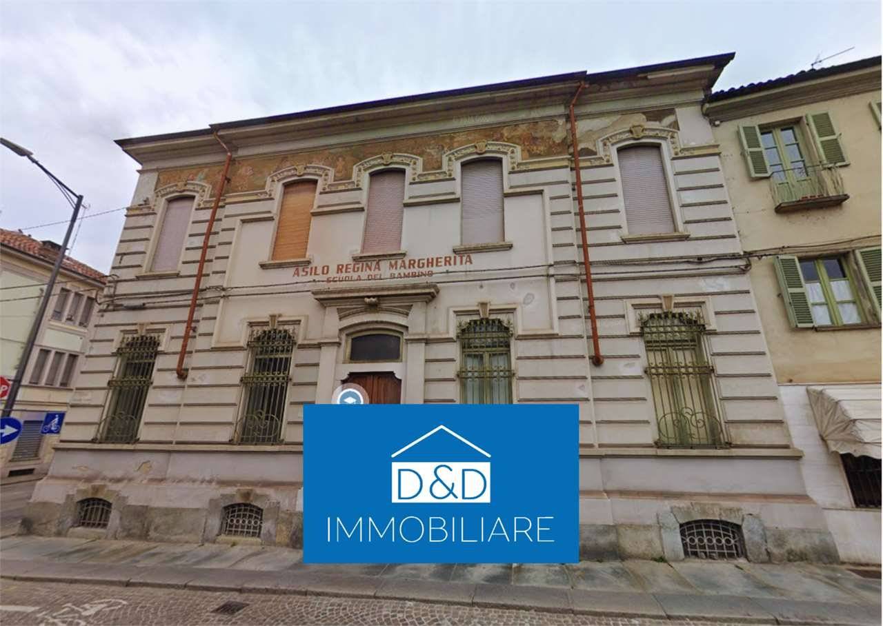 32 bedrooms Building in Asti, Italy No. 123628