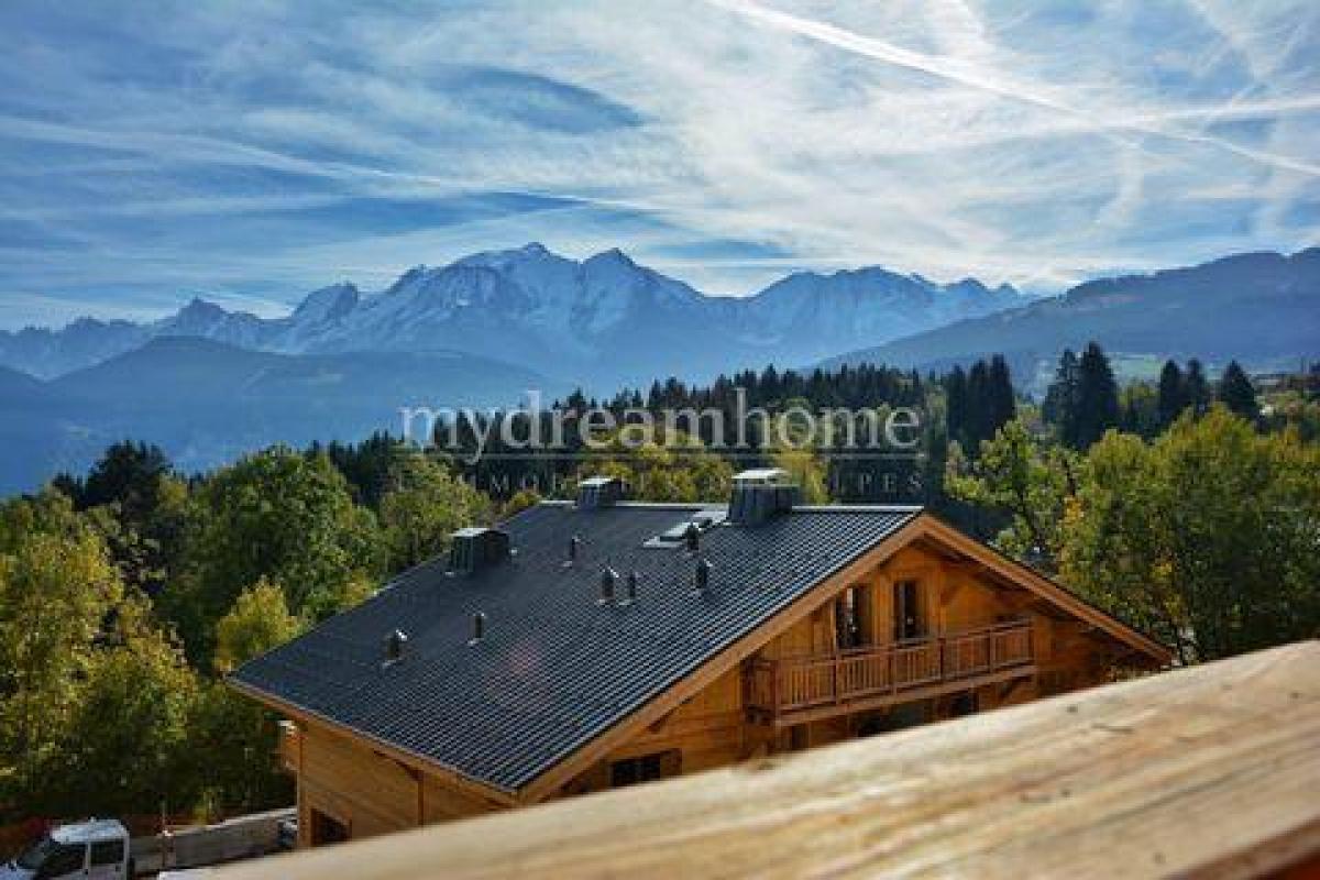 3 bedrooms Condo in Combloux, France No. 25624