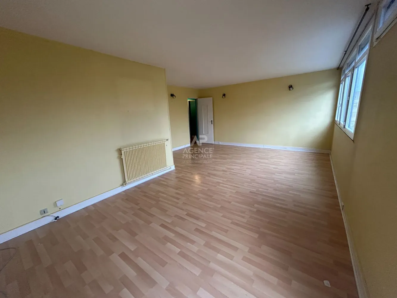 3 chambres Appartement à Maisons-Laffitte, France No. 320792