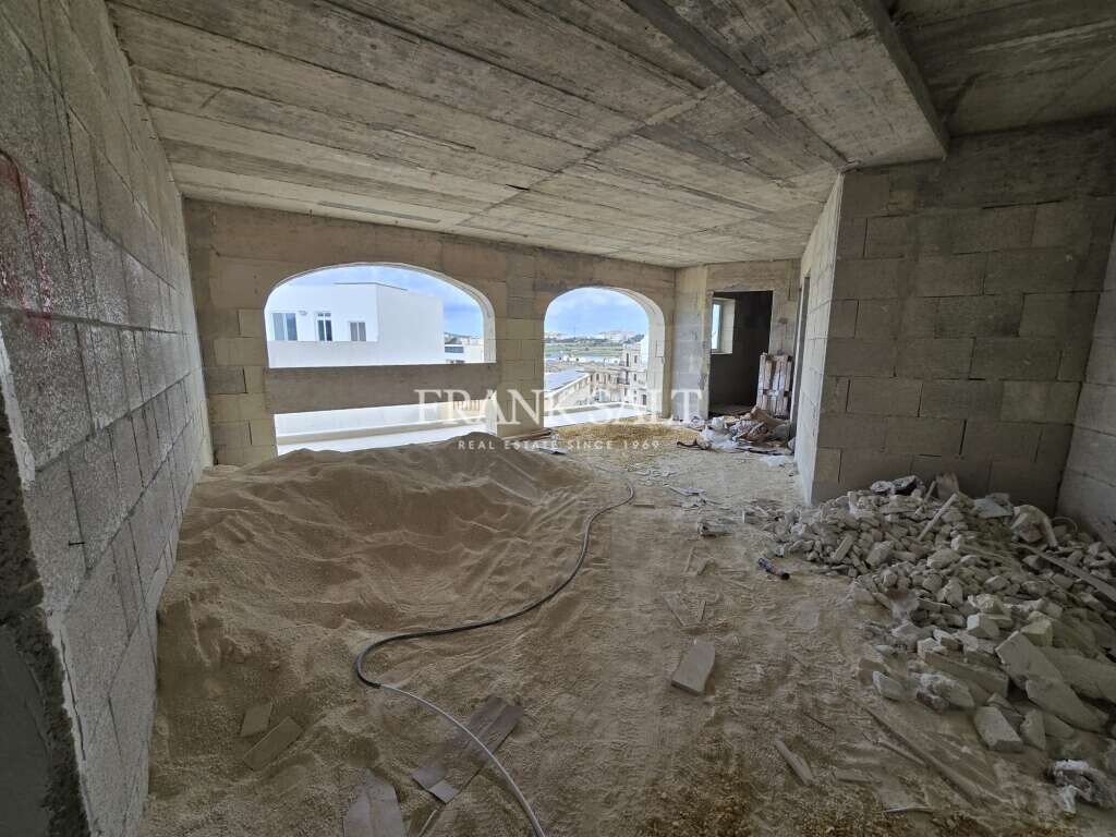 Apartamento de 3 dormitorios en Xewkija, Malta No. 931