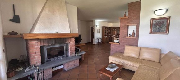 5 bedrooms Villa in Garlasco, Italy No. 359505 6