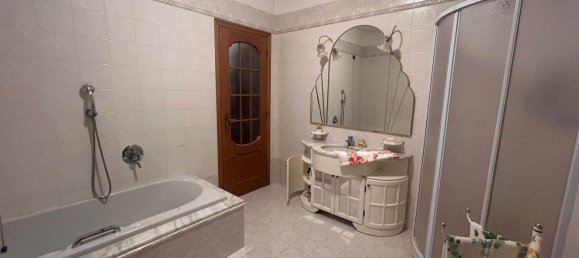 5 bedrooms Villa in Garlasco, Italy No. 359505 13