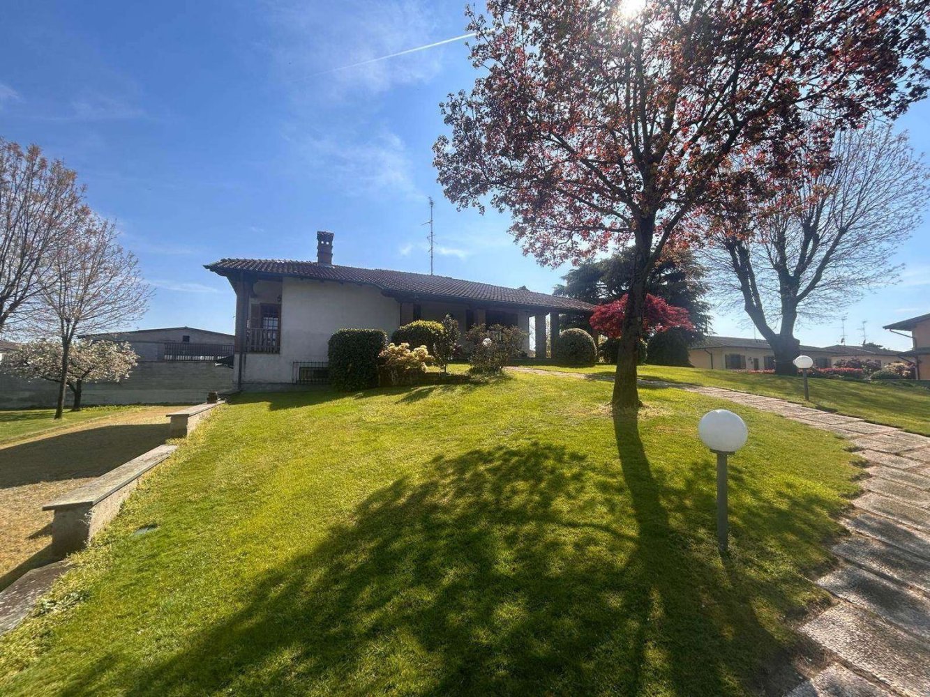 5 bedrooms Villa in Garlasco, Italy No. 359505