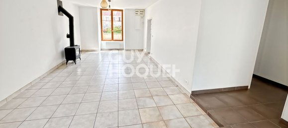 2 bedrooms House in La Houssaye-en-Brie, France No. 296022 4