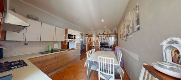 3 rooms Apartment in Volpiano, Italy No. 274503 4