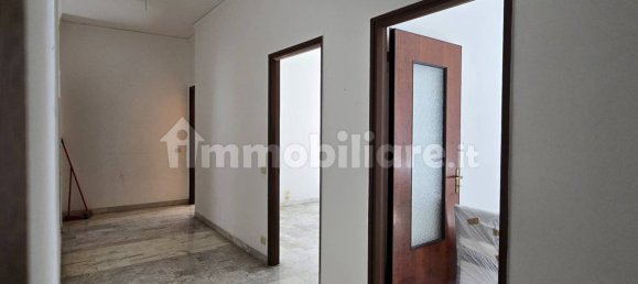 2 Schlafzimmer Wohnung in Savona, Italy, Nr. 93085 11