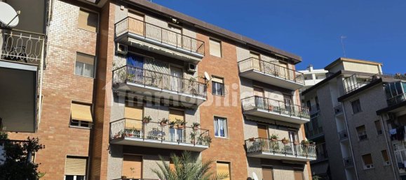 2 Schlafzimmer Wohnung in Savona, Italy, Nr. 93085 2