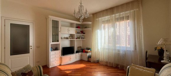 4 rooms Apartment in Fidenza, Italy No. 37482 9