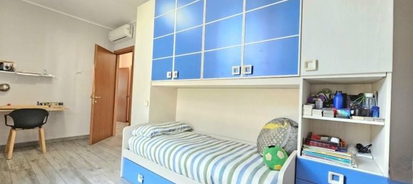 Вилла с 5 комнатами в Горгондзола, Италия № 39300 4