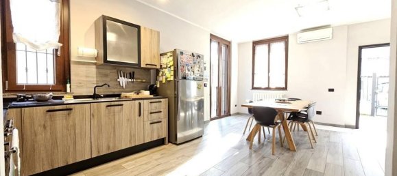 Вилла с 5 комнатами в Горгондзола, Италия № 39300 31