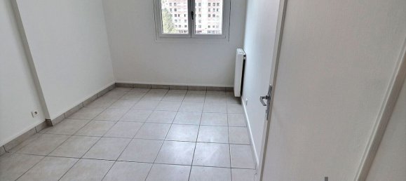 3 bedrooms Apartment in Neuilly-Plaisance, France No. 149272 7