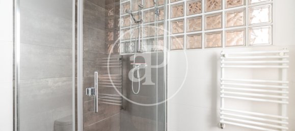 2 bedrooms Apartment in Ciutat Vella, Spain No. 23008 17