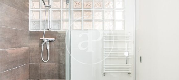 2 bedrooms Apartment in Ciutat Vella, Spain No. 23008 18