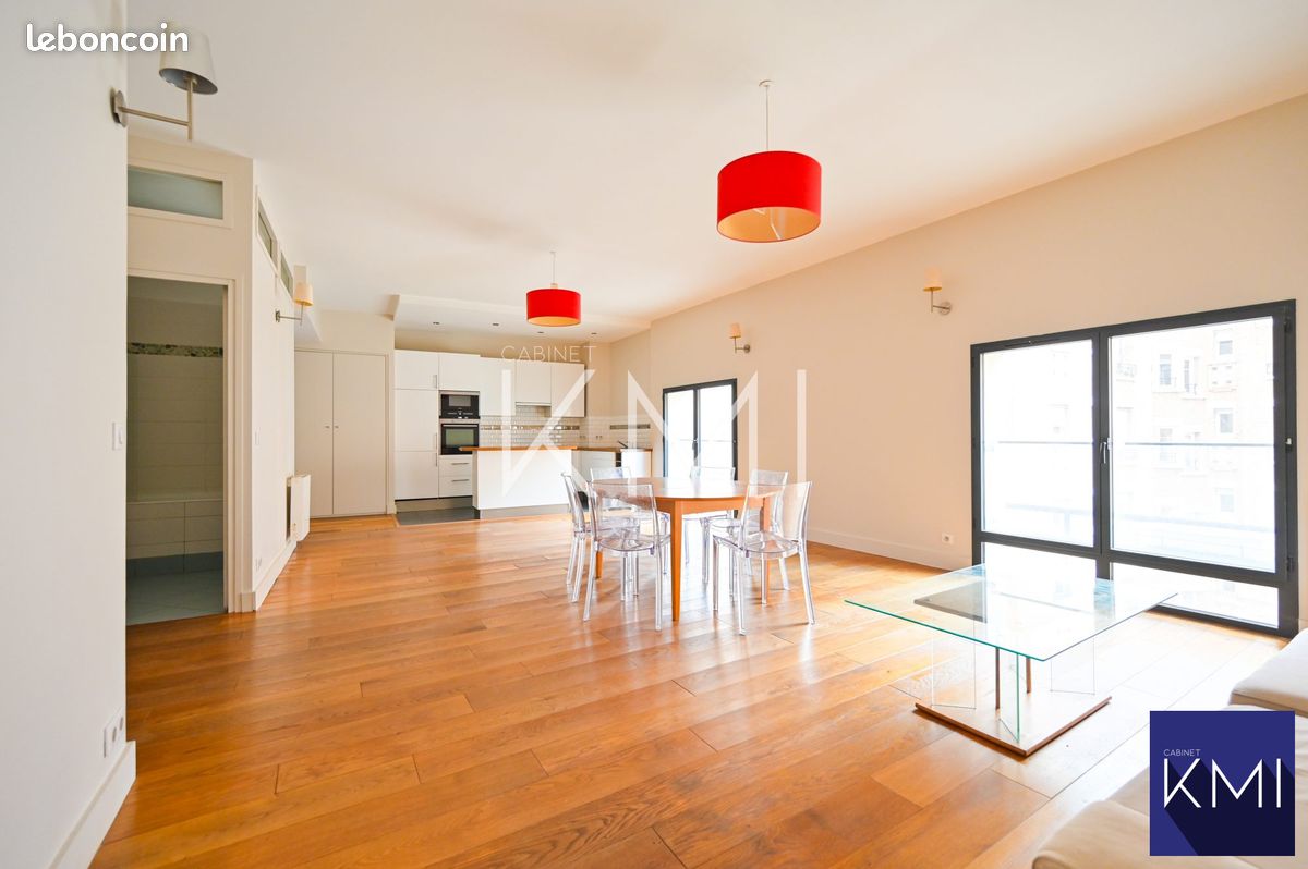 2 bedrooms Apartment in Paris, France No. 150943