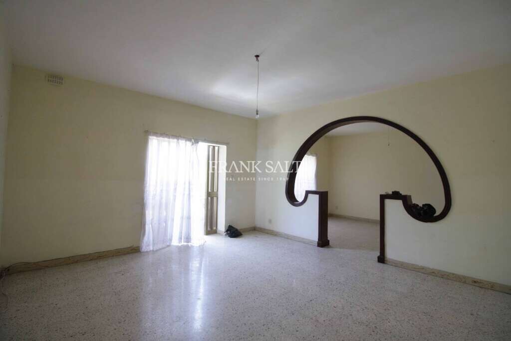 4 غرف نوم منزل في Paola, Malta رقم 6598