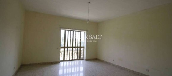 4 غرف نوم منزل في Paola, Malta رقم 6598 4