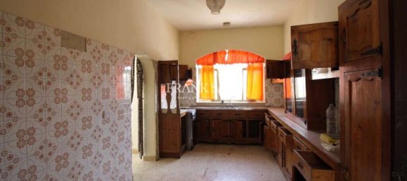 4 غرف نوم منزل في Paola, Malta رقم 6598 5