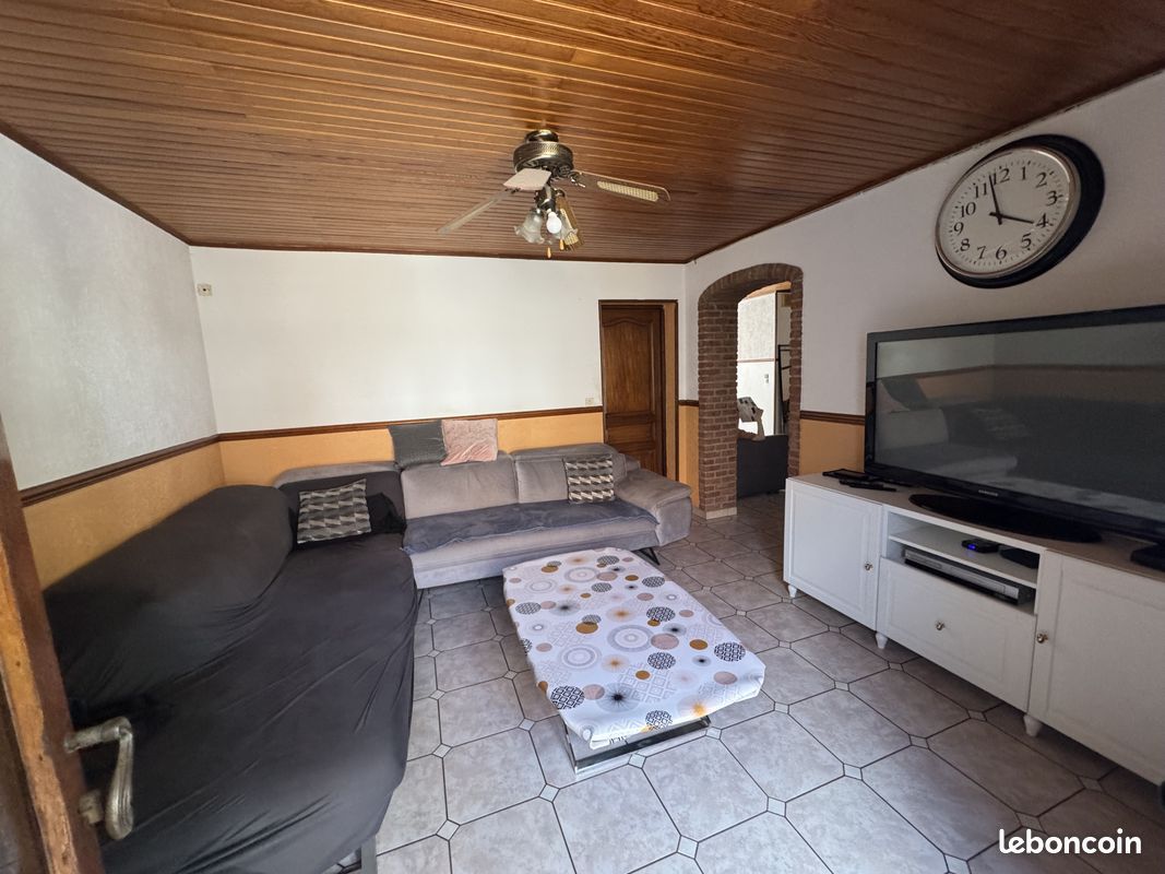 7 bedrooms House in Roubaix, France No. 330339