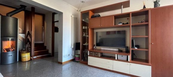 5 rooms House in Creazzo, Italy No. 37702 9