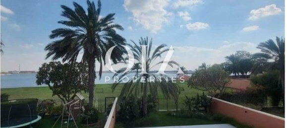 4 bedrooms Villa in Abu Dhabi, UAE No. 18520 7