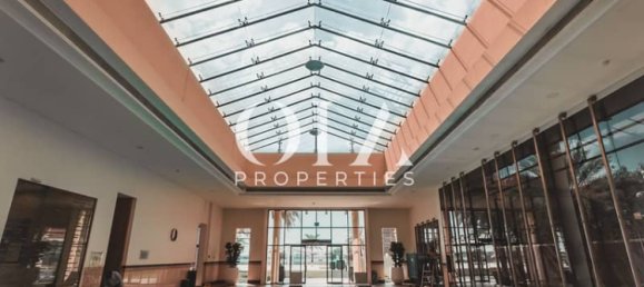 4 bedrooms Villa in Abu Dhabi, UAE No. 18520 2